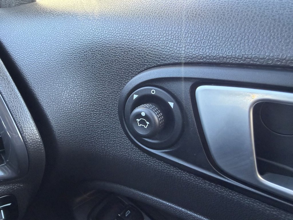 Used Ford Ecosport 2017 for sale - 77936058: Photo 18