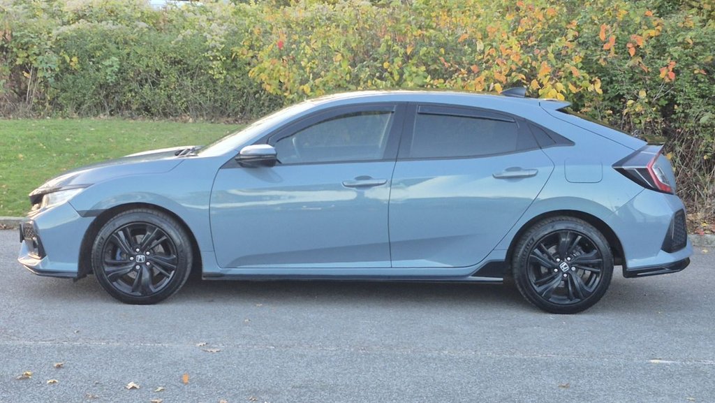 Used Honda Civic 2017 for sale - 76367442: Photo 2