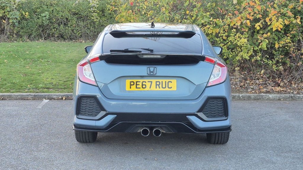Used Honda Civic 2017 for sale - 76367442: Photo 4