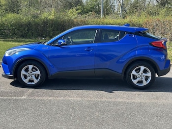 Used Toyota C-HR 2017 for sale - 75831658: Photo