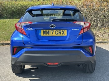 Used Toyota C-HR 2017 for sale - 75831658: Photo