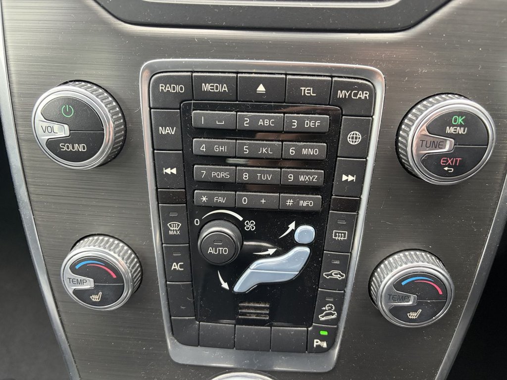 Used Volvo XC70 2014 for sale - 76820330: Photo 13