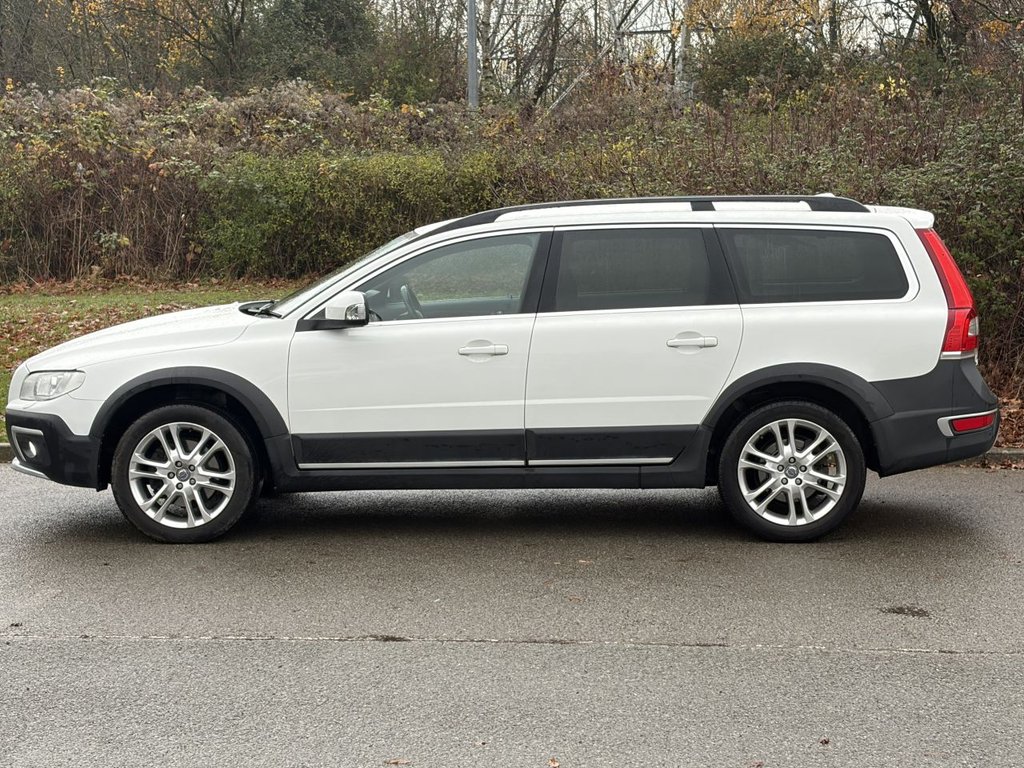 Used Volvo XC70 2014 for sale - 76820330: Photo 2