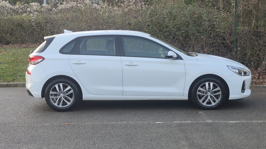 Used Hyundai i30 2017 for sale - 77026930: Photo 6