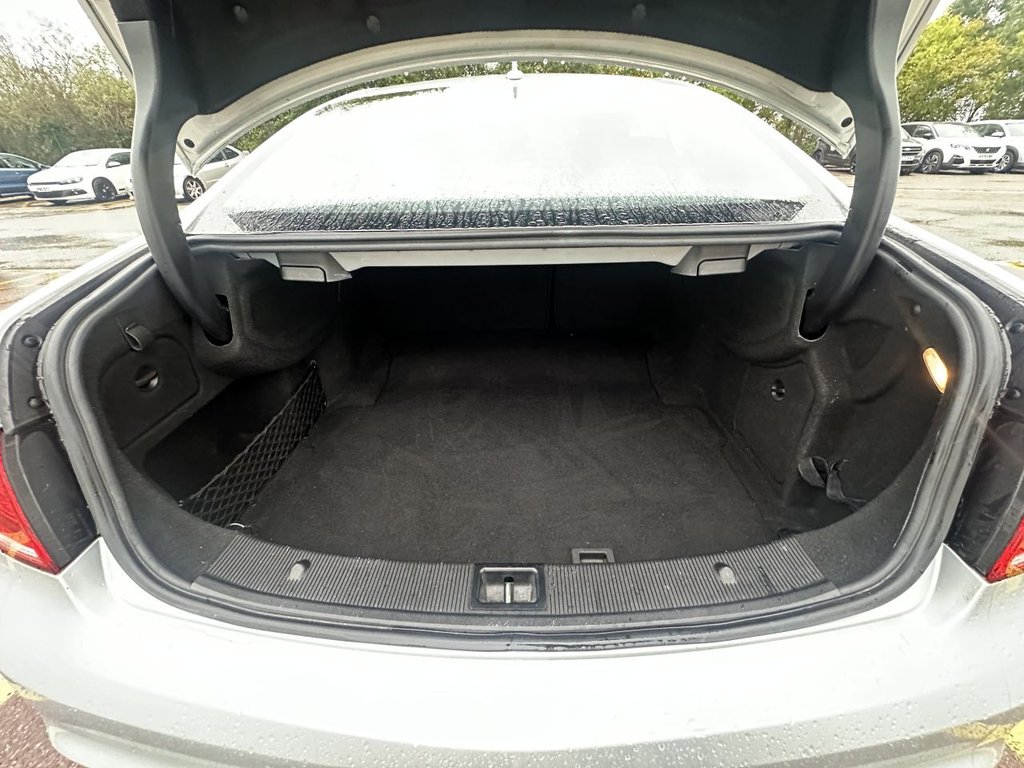 Used Mercedes-Benz E-Class 2015 for sale - 76162812: Photo 11