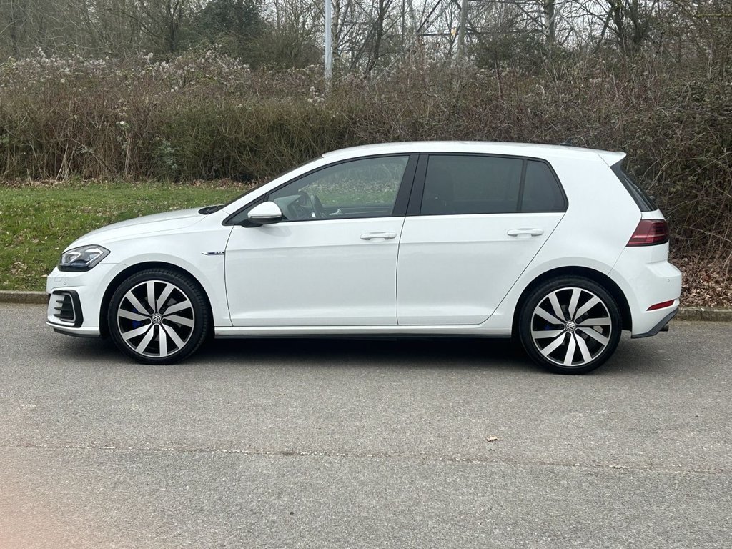 Used Volkswagen Golf 2020 for sale - 77747896: Photo 2