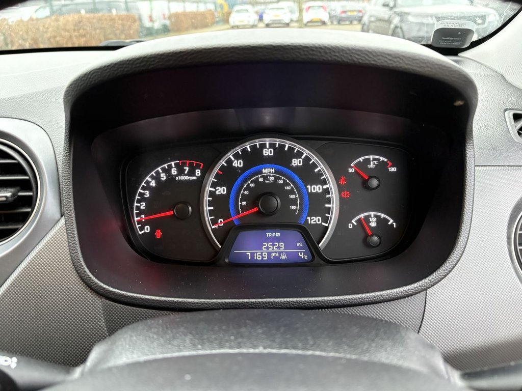 Used Hyundai i10 2017 for sale - 77368869: Photo 13