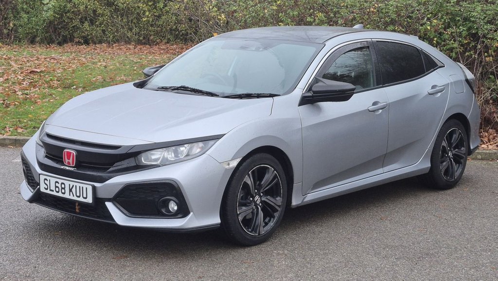 Used Honda Civic 2018 for sale - 76582142: Photo 1