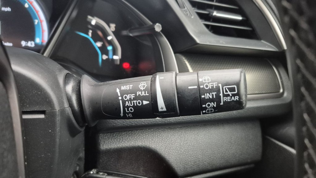 Used Honda Civic 2018 for sale - 76582142: Photo 15