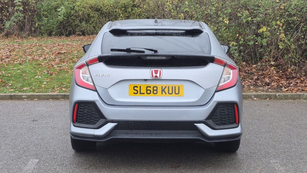 Used Honda Civic 2018 for sale - 76582142: Photo 4