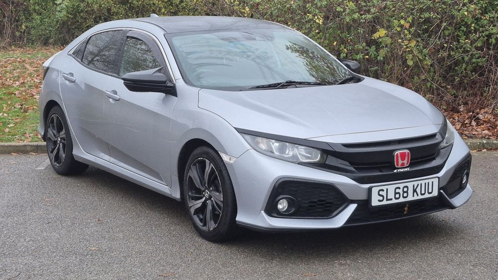 Used Honda Civic 2018 for sale - 76582142: Photo 7