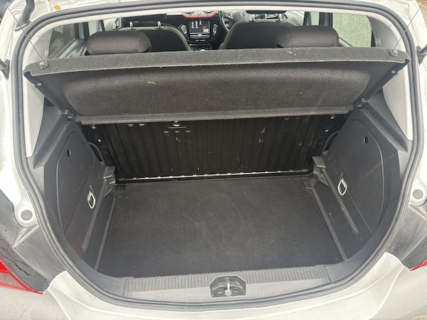Used Vauxhall Corsa 2018 for sale - 76162679: Photo 11