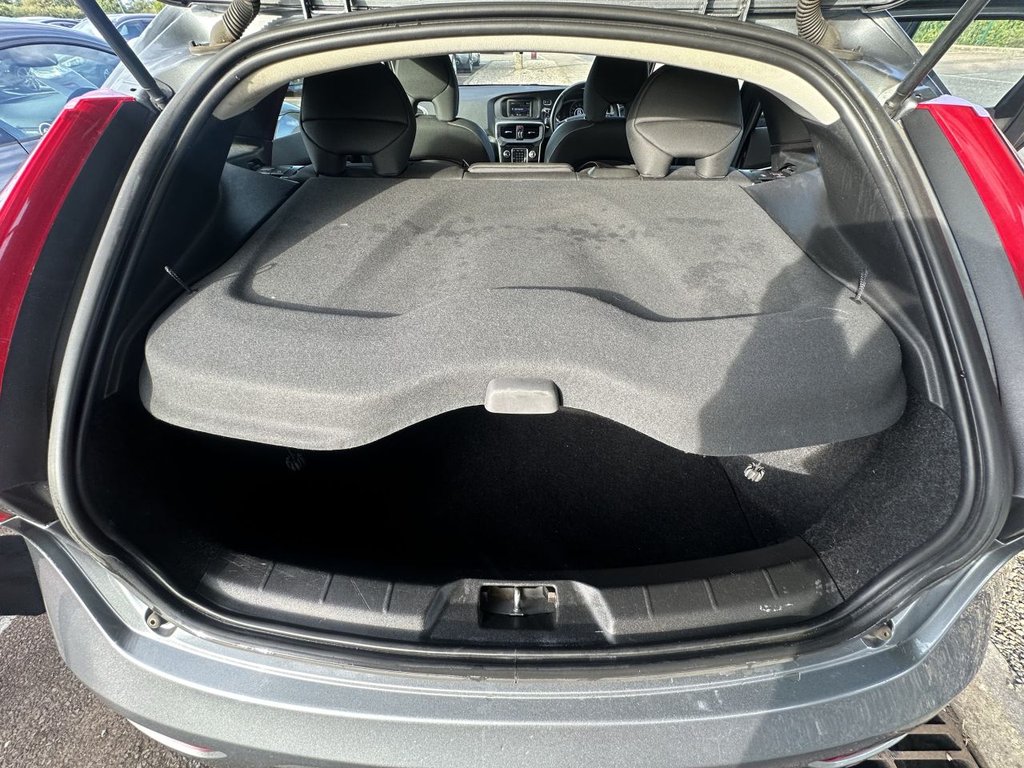 Used Volvo V40 2018 for sale - 75801046: Photo 18