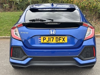 Used Honda Civic 2017 for sale - 76303482: Photo 4
