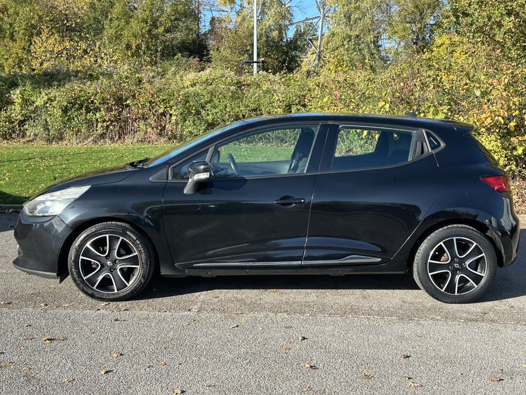 Used Renault Clio 2013 for sale - 76368213: Photo 2