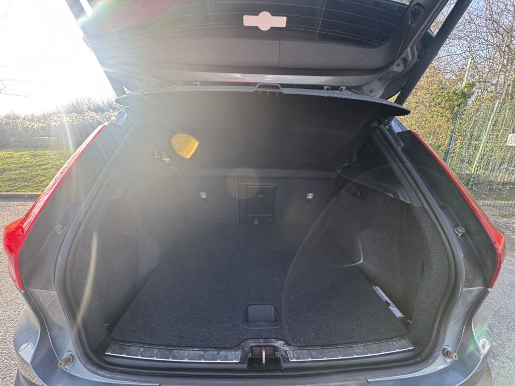 Used Volvo XC40 2018 for sale - 77765003: Photo 11