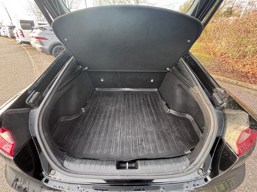 Used Kia Stinger 2018 for sale - 76962139: Photo 13