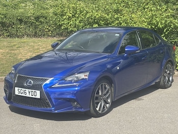 2016 (16) - 2.5 300h F Sport Saloon 4dr Petrol Hybrid E-CVT Euro 6 (s/s) (223 ps)