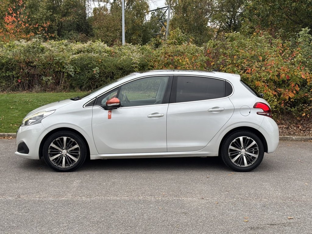 Used Peugeot 208 2016 for sale - 76279619: Photo 2