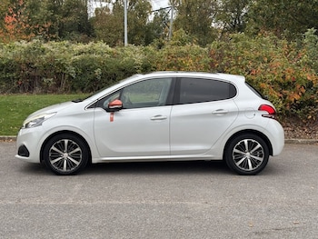 Used Peugeot 208 2016 for sale - 76279619: Photo