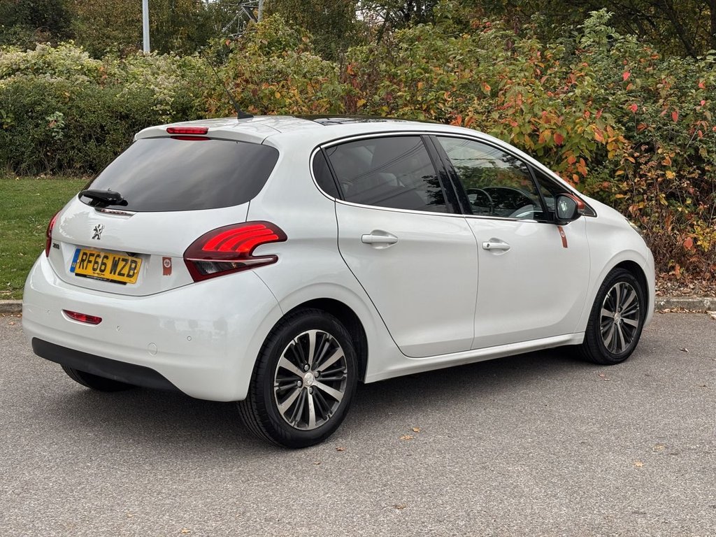 Used Peugeot 208 2016 for sale - 76279619: Photo 5
