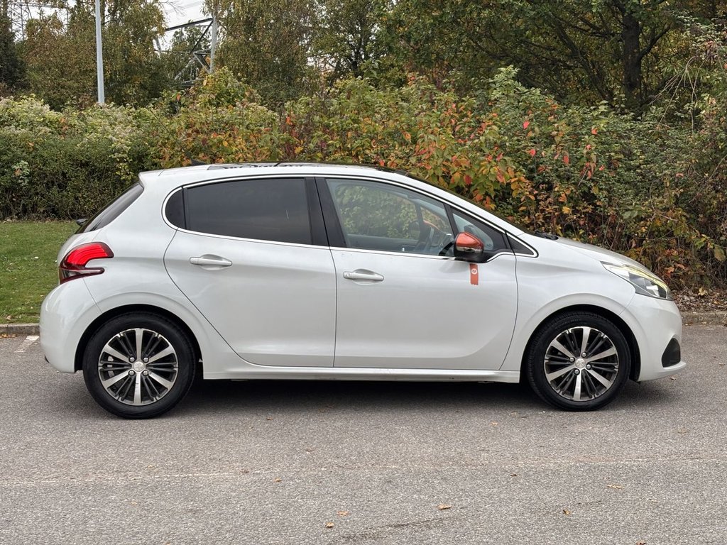 Used Peugeot 208 2016 for sale - 76279619: Photo 6