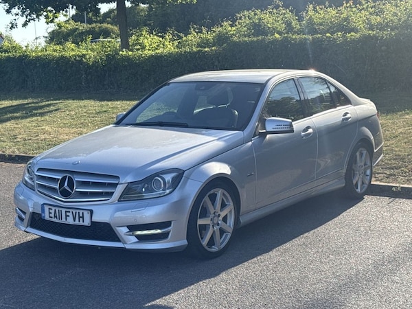 Used Mercedes-Benz C-Class 2011 for sale - 74606532: Photo 1