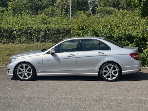 Used Mercedes-Benz C-Class 2011 for sale - 74606532: Photo 2