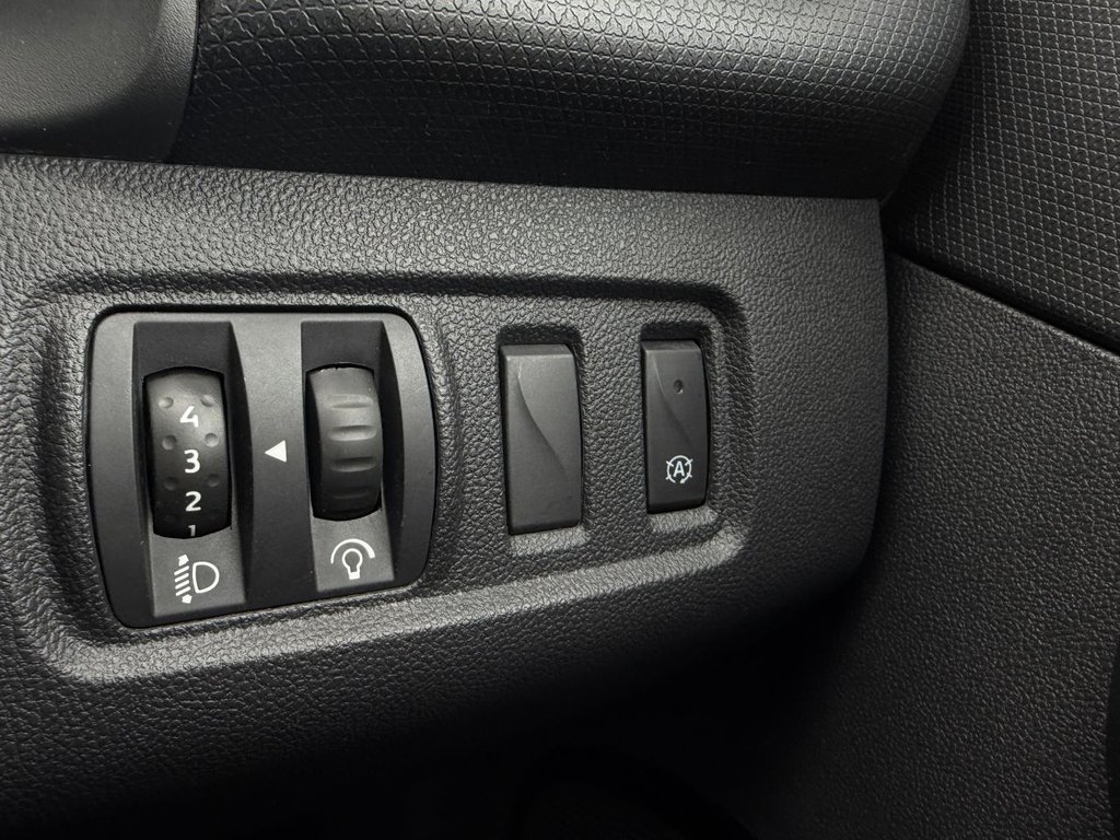 Used Renault Clio 2018 for sale - 77990552: Photo 17