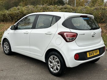 Used Hyundai i10 2019 for sale - 76509655: Photo