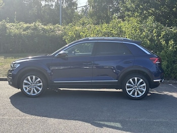 Used Volkswagen T-Roc 2020 for sale - 76453976: Photo