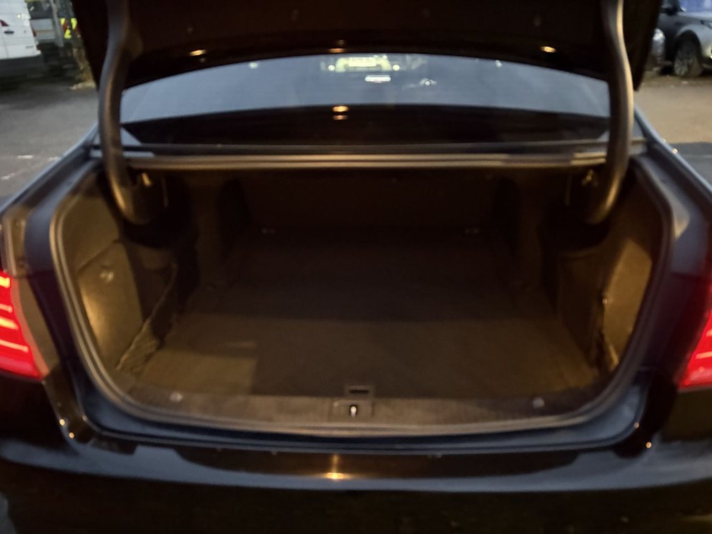 Used Mercedes-Benz E Class 2013 for sale - 76840881: Photo 11