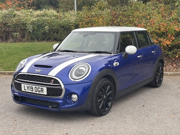 Used MINI Hatch 2019 for sale - 76279413: Photo 1
