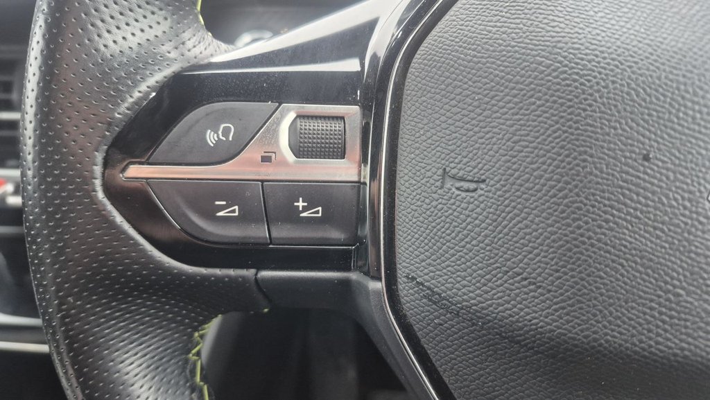 Used Peugeot E-2008 2022 for sale - 77153244: Photo 12