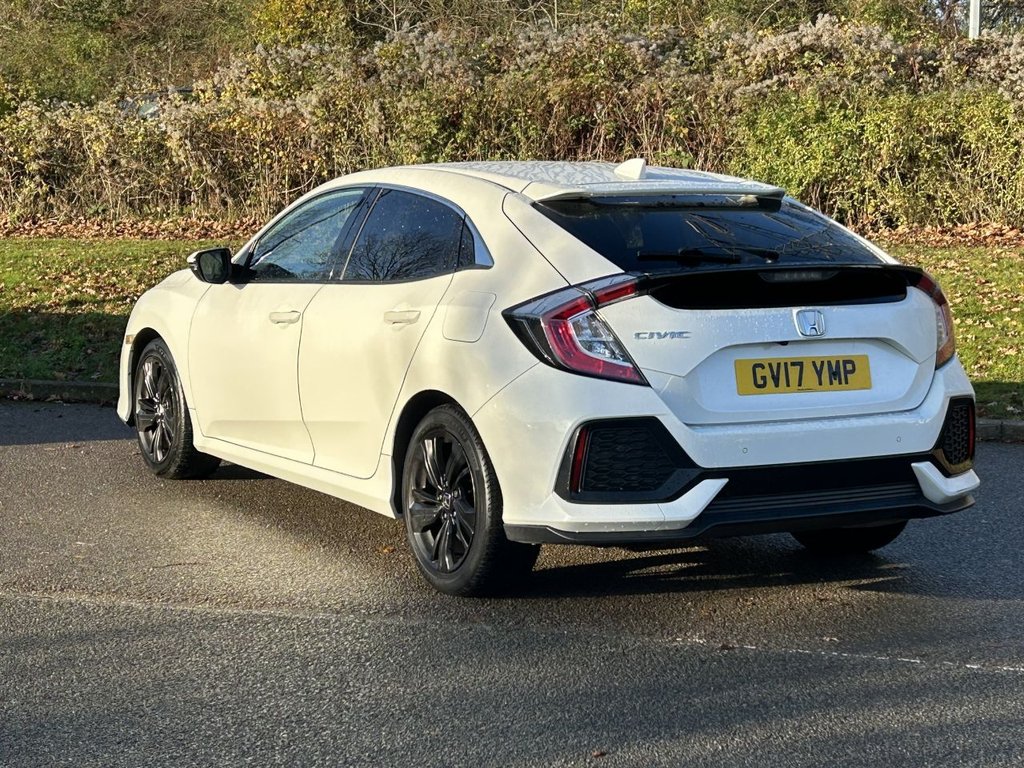 Used Honda Civic 2017 for sale - 76685872: Photo 3