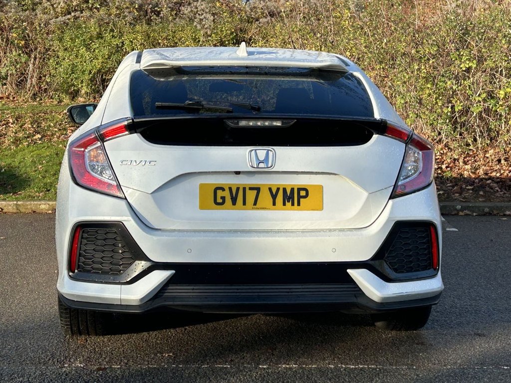 Used Honda Civic 2017 for sale - 76685872: Photo 4