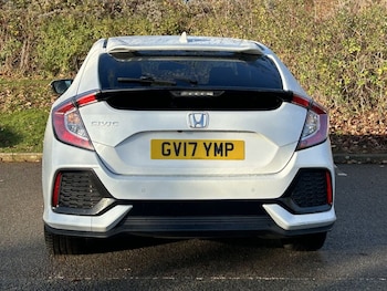 Used Honda Civic 2017 for sale - 76685872: Photo