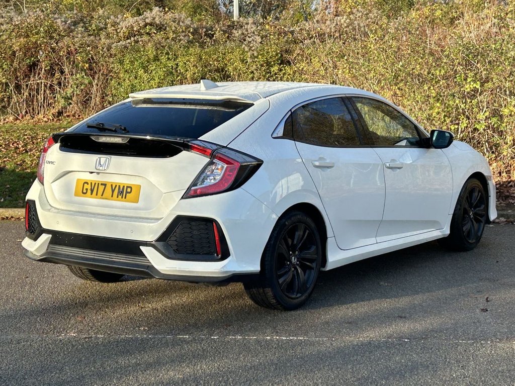 Used Honda Civic 2017 for sale - 76685872: Photo 5