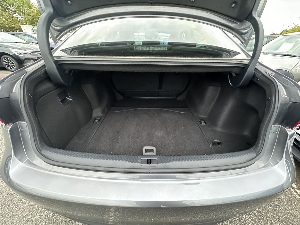 Used Lexus IS 2017 for sale - 76080443: Photo 11