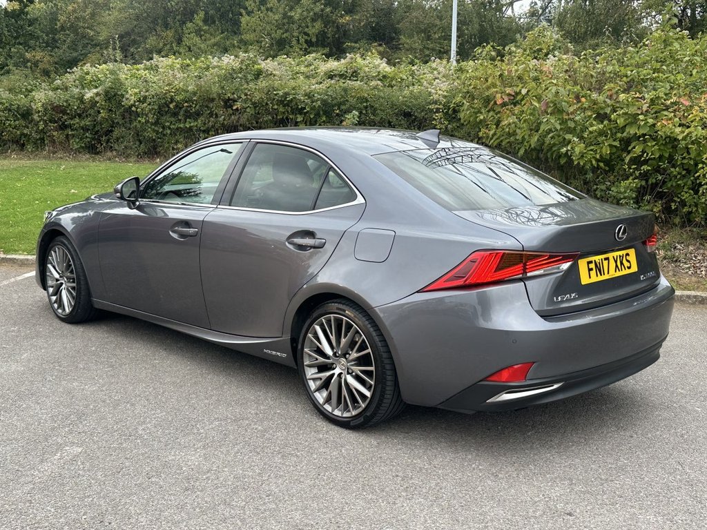 Used Lexus IS 2017 for sale - 76080443: Photo 3