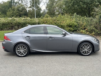 Used Lexus IS 2017 for sale - 76080443: Photo 4