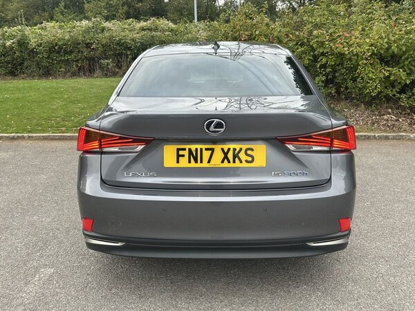 Used Lexus IS 2017 for sale - 76080443: Photo 5