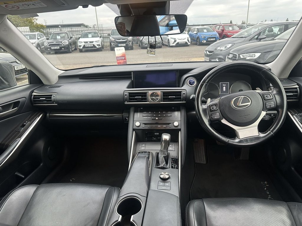 Used Lexus IS 2017 for sale - 76080443: Photo 9