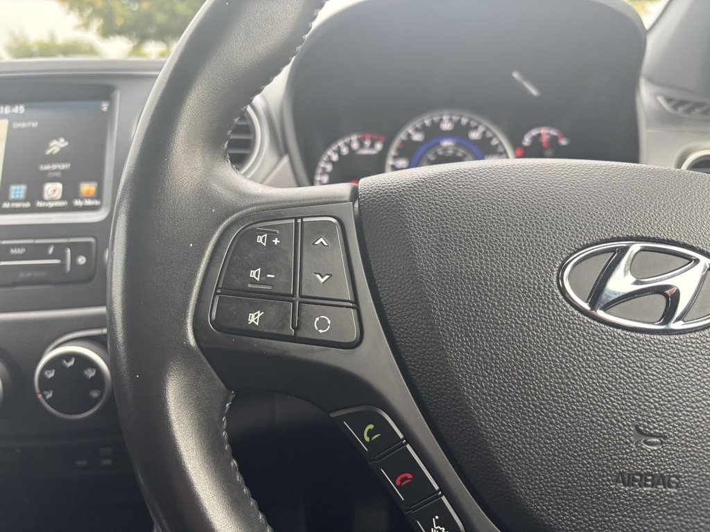 Used Hyundai i10 2018 for sale - 76132323: Photo 12
