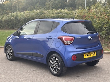 Used Hyundai i10 2018 for sale - 76132323: Photo 3