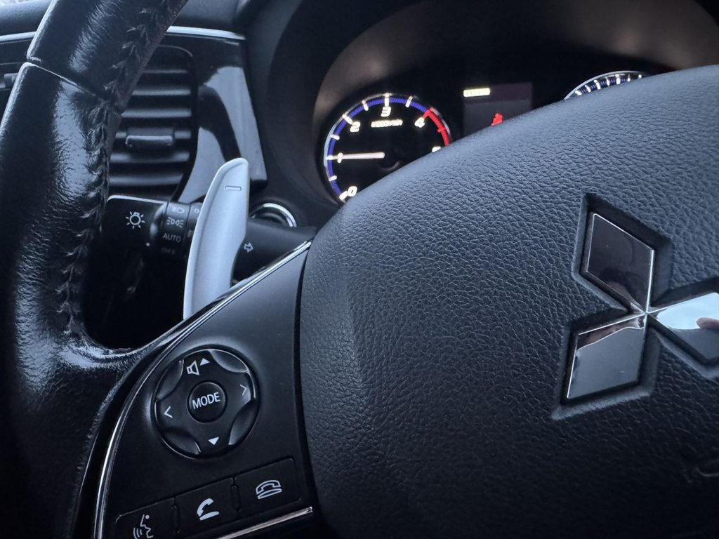 Used Mitsubishi Outlander 2015 for sale - 76973257: Photo 12