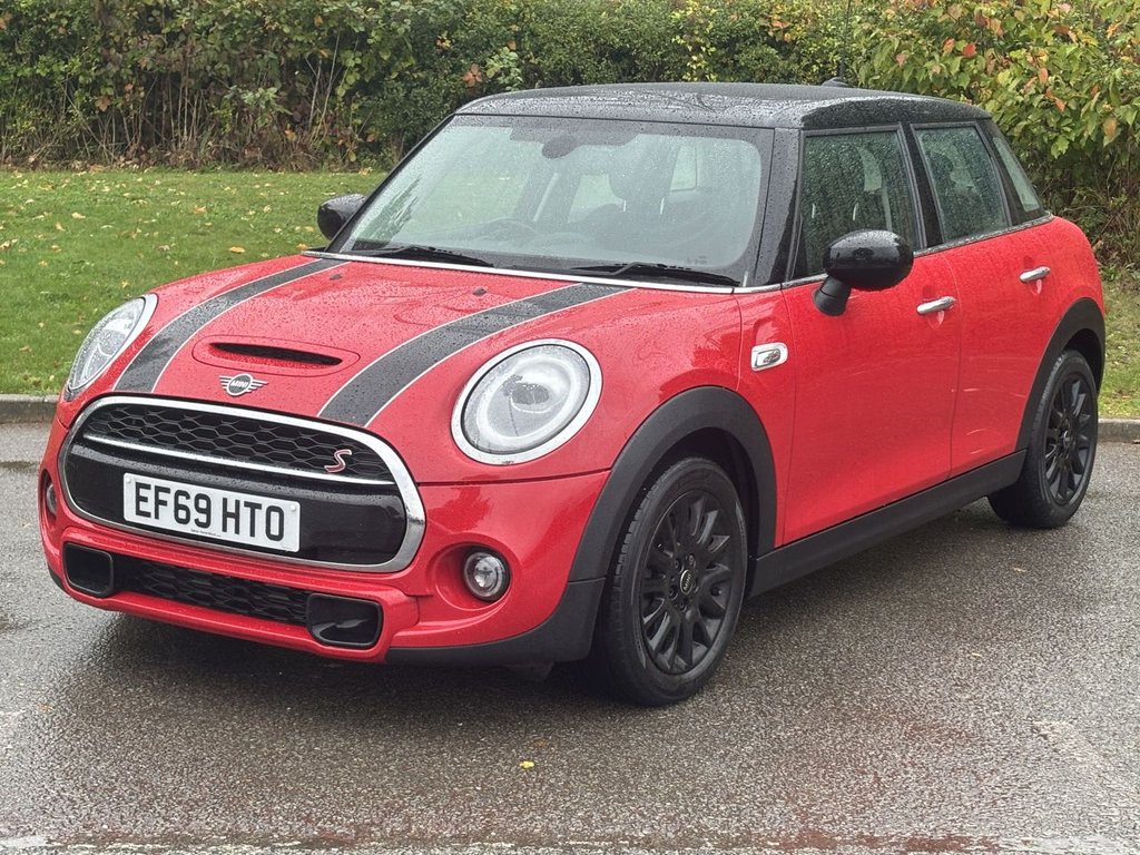 Used MINI Hatch 2019 for sale - 76162784: Photo 1