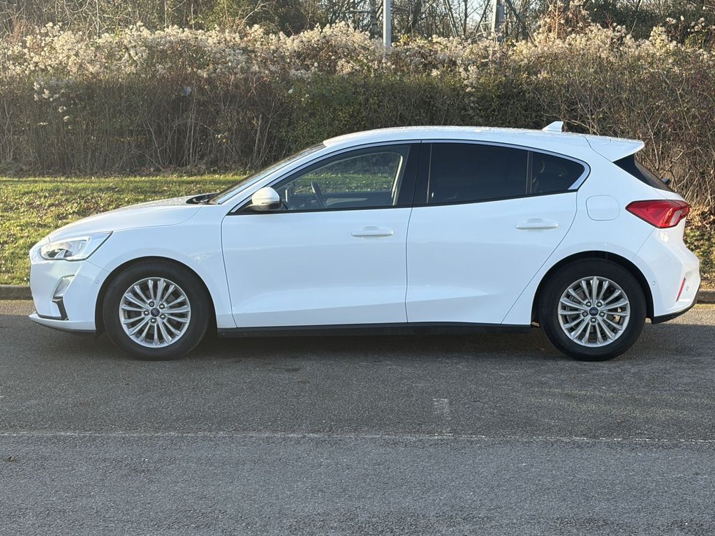 Used Ford Focus 2018 for sale - 76986331: Photo 2