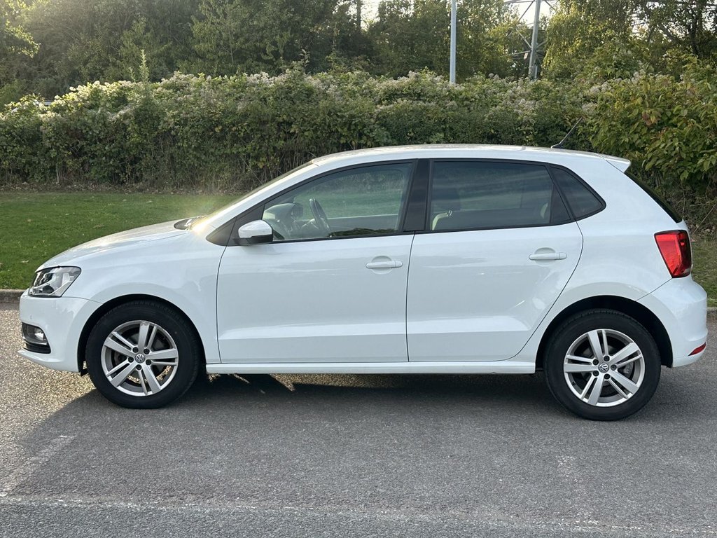 Used Volkswagen Polo 2017 for sale - 76056725: Photo 2