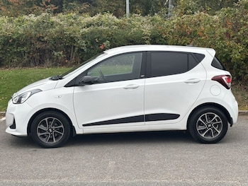 Used Hyundai i10 2018 for sale - 76223236: Photo 2